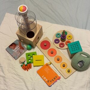 LOVEVERY - The Babbler Play Kit for Baby Months 13, 14, 15